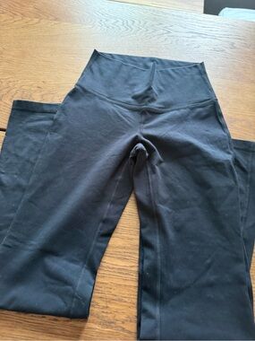 Aritzia HOLD IT- Black High-Waist Yoga Pants